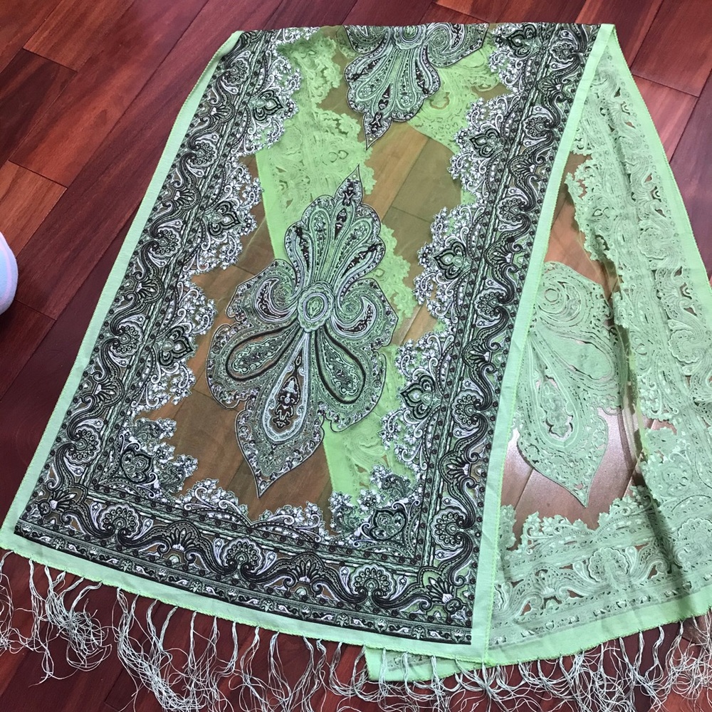 Women scarf
